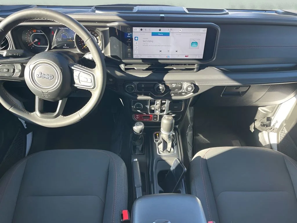 Used 2025 White Jeep Rubicon image 12