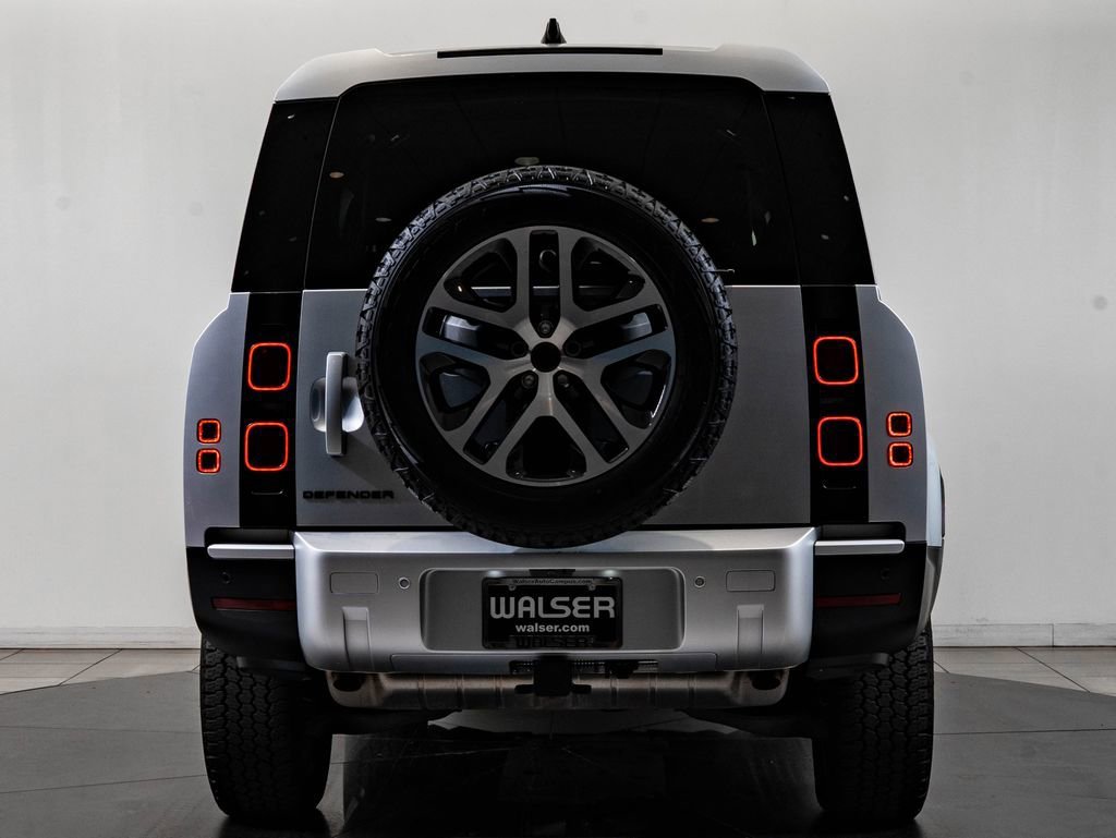 Used 2024 Hakuba Silver Metallic Land Rover S image 7