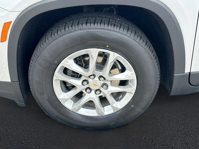 Used 2022 Silver Chevrolet LS image 30