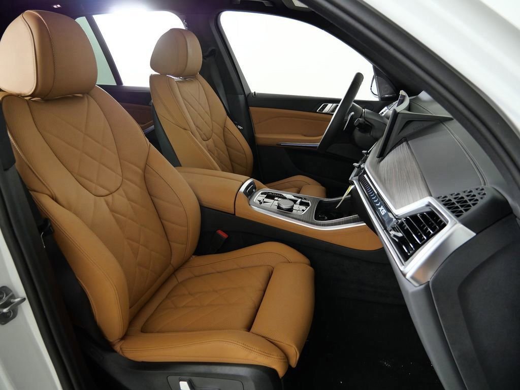 Used 2026 Mineral White Metallic BMW xDrive50e image 22