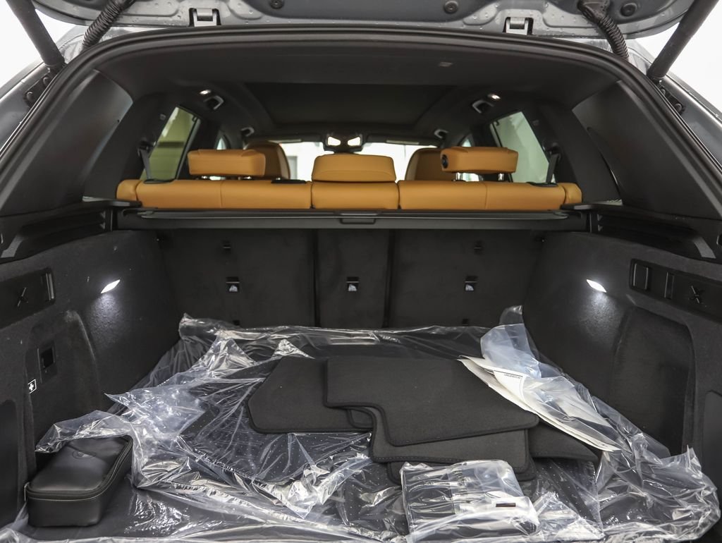 New 2026 Gray Metallic BMW xDrive40i image 24