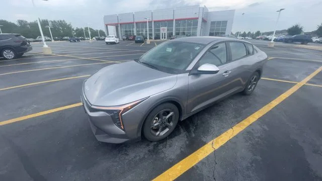 2025 Kia K4 LXS - Photo 6
