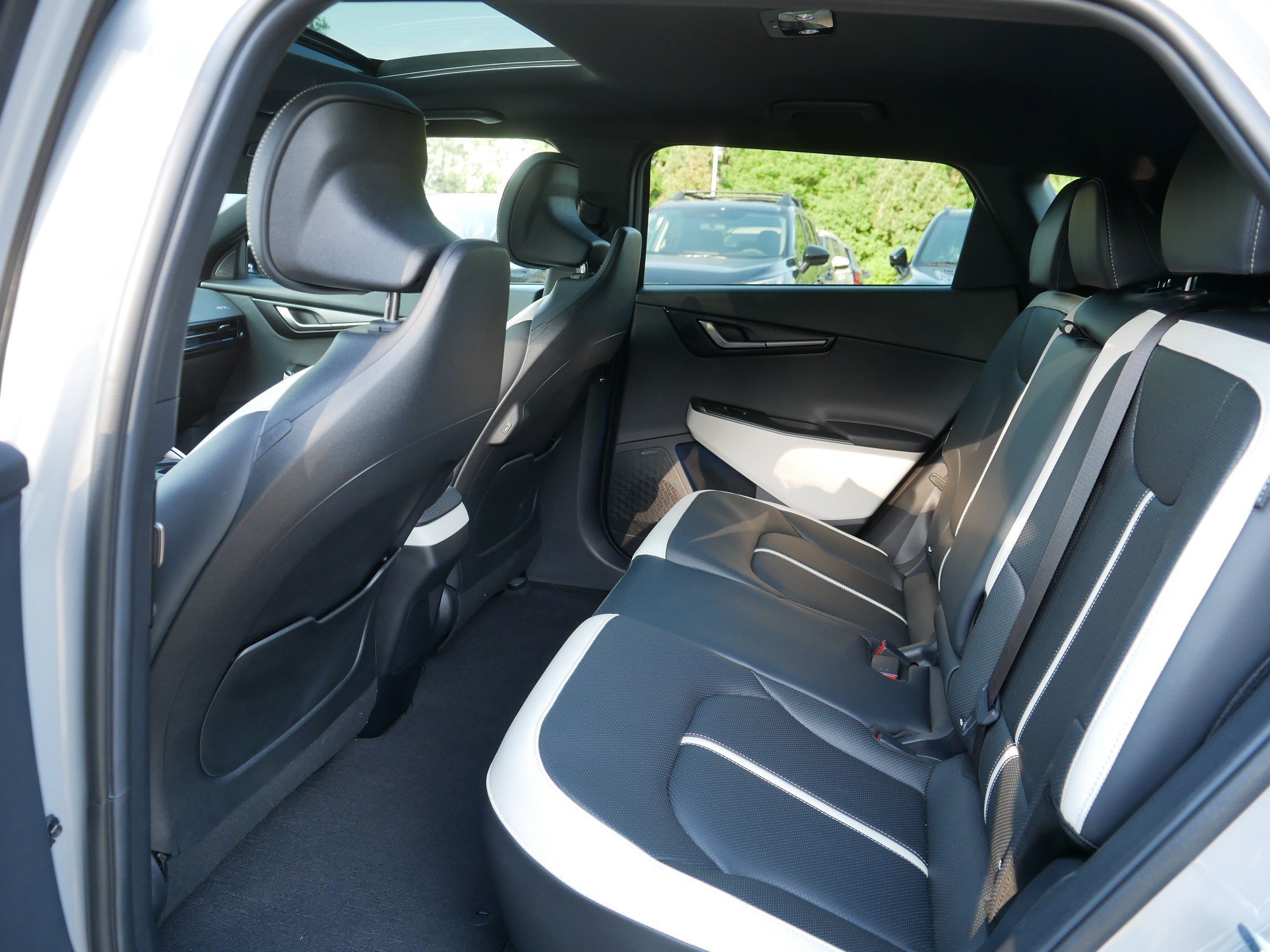 Used 2025 Wolf Gray Kia GT-Line image 34