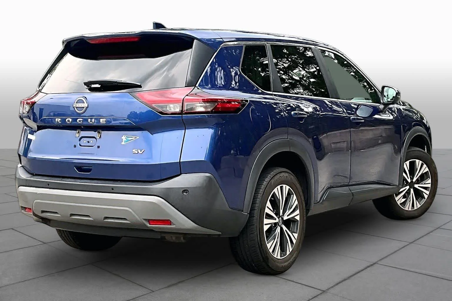 Used 2022 Caspian Blue Metallic Nissan SV image 12