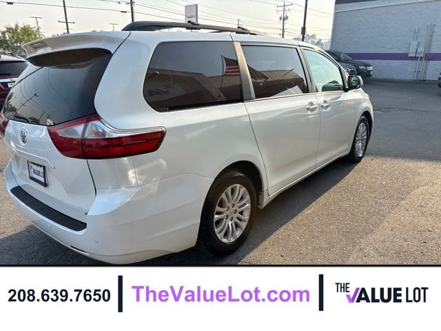 Used 2017 White Toyota XLE Premium image 4