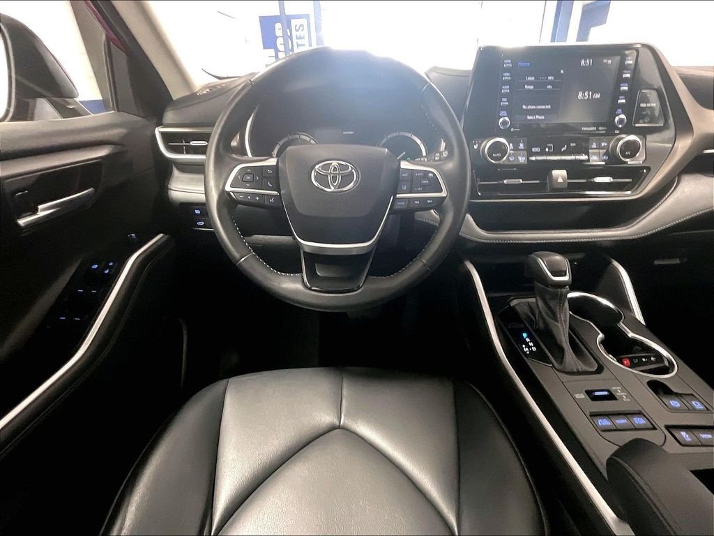 Used 2022 Red Toyota XLE image 17