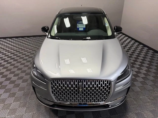 Used 2023 Silver Lincoln Standard image 5