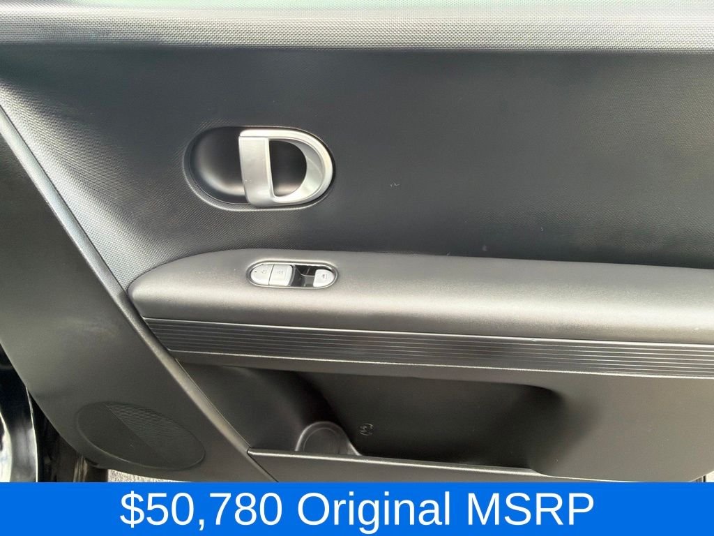 Used 2023 Black Hyundai SE image 16