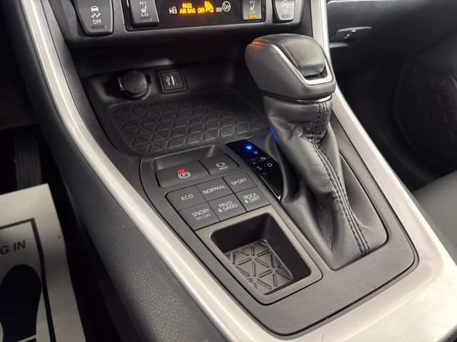 Used 2024 Black Toyota XLE Premium image 17