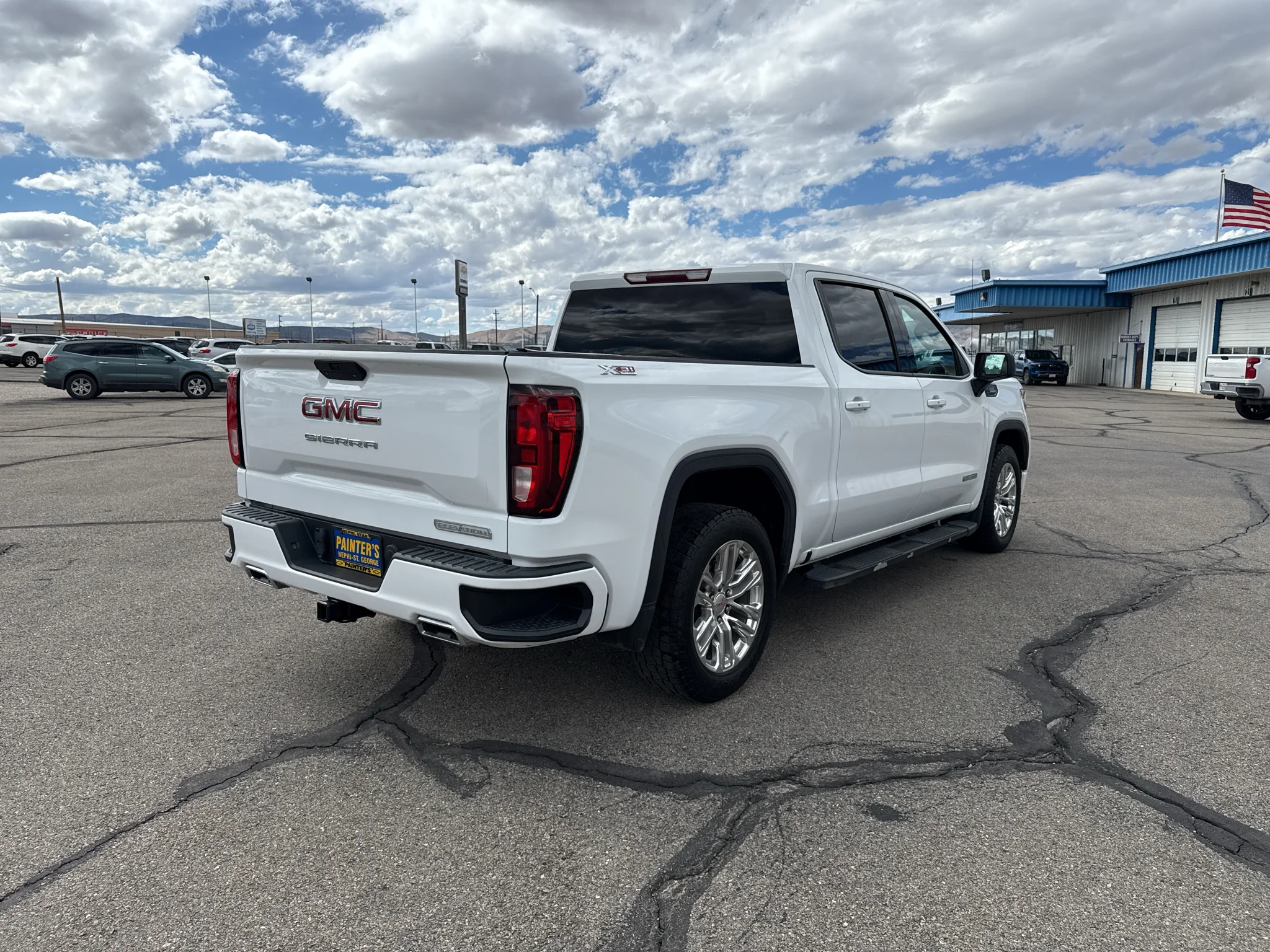 Used 2020 SUMMIT WHITE GMC Elevation image 6