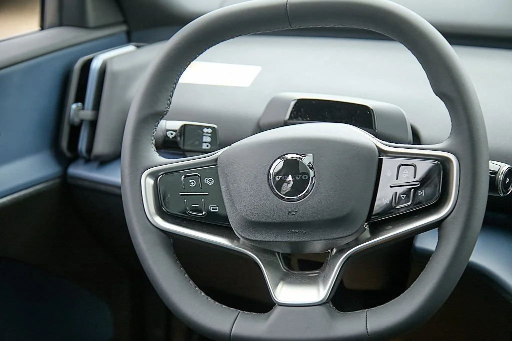 New 2026 Onyx Black Volvo Plus image 21