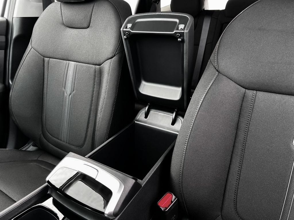New 2026 Black Hyundai SEL image 18