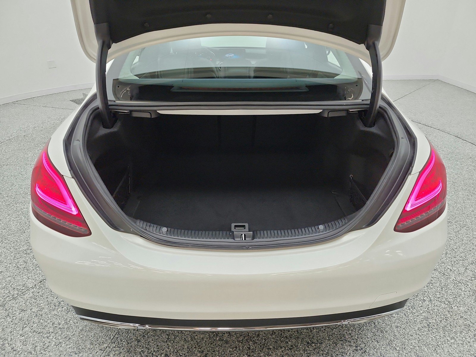 Used 2019 Polar White Mercedes-Benz C 300 Sedan image 21