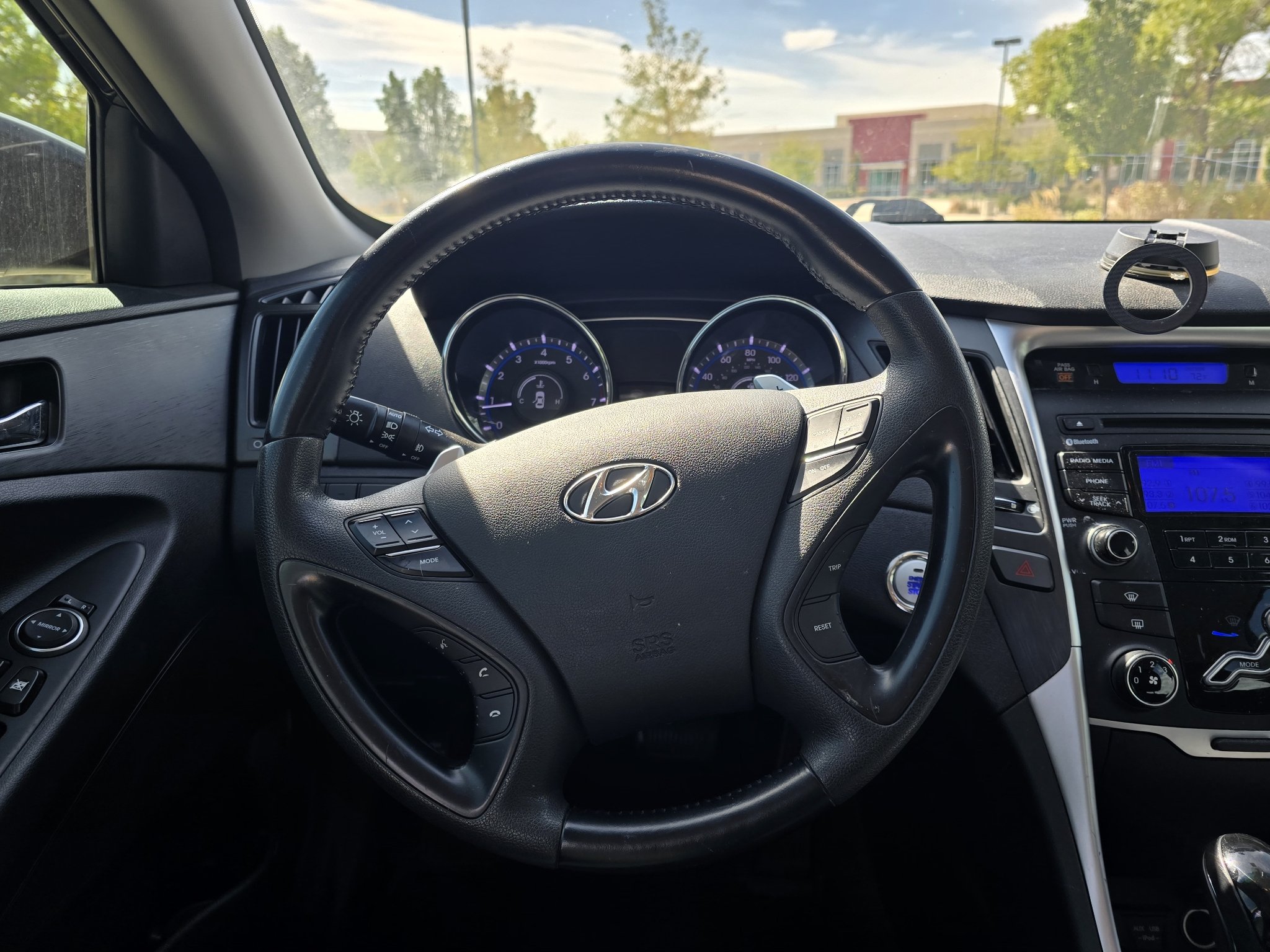 Used 2013 Midnight Black Mica Hyundai SE image 25