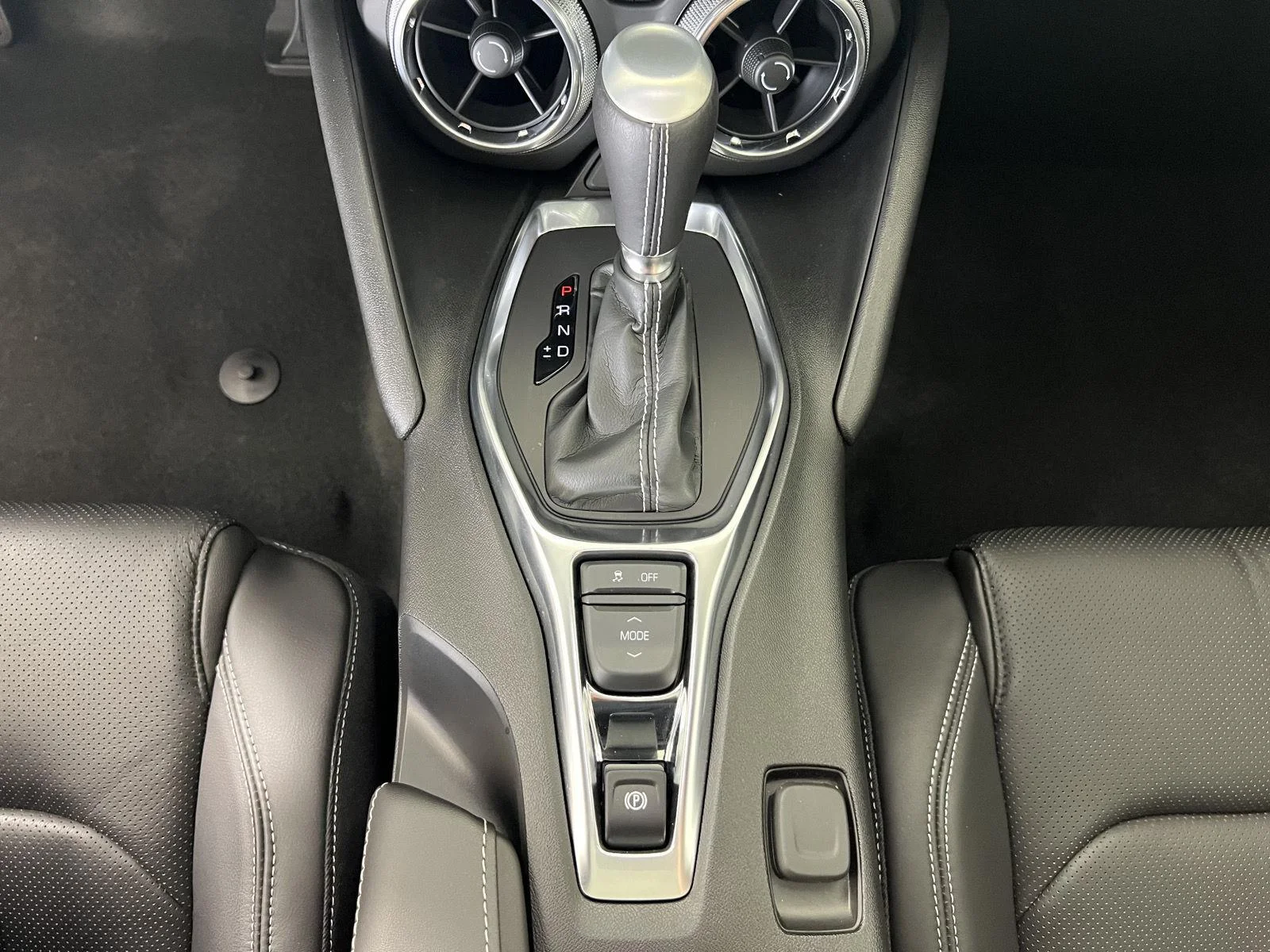 Used 2024 Summit White Chevrolet 2LT image 17