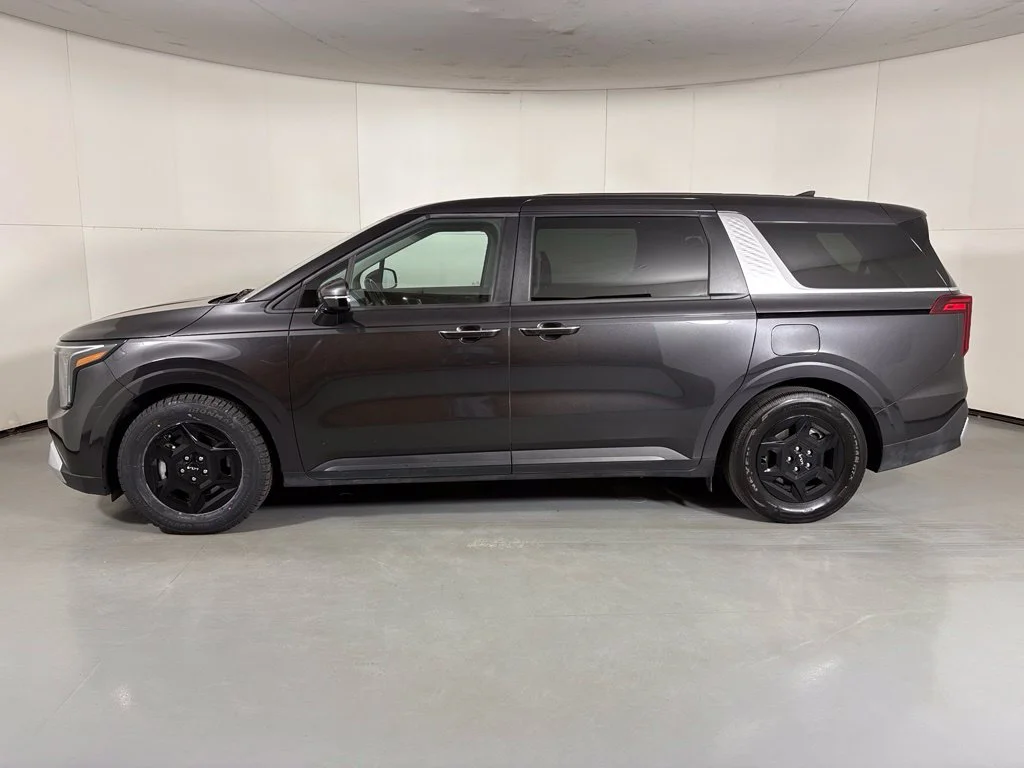 Used 2025 Gray Kia LXS image 5