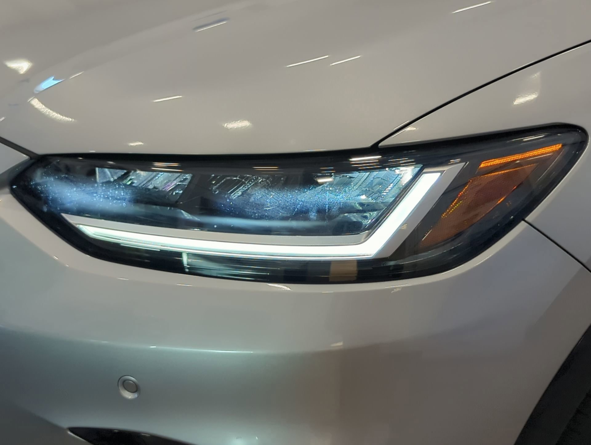 New 2027 Solar Silver Metallic Honda EX-L image 11