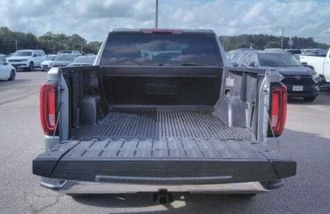 Used 2025 Sterling Metallic GMC SLT image 3