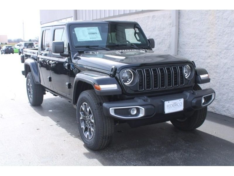 New 2026 Black Clear-Coat Exterior Paint Jeep Sahara 4x4 image 2