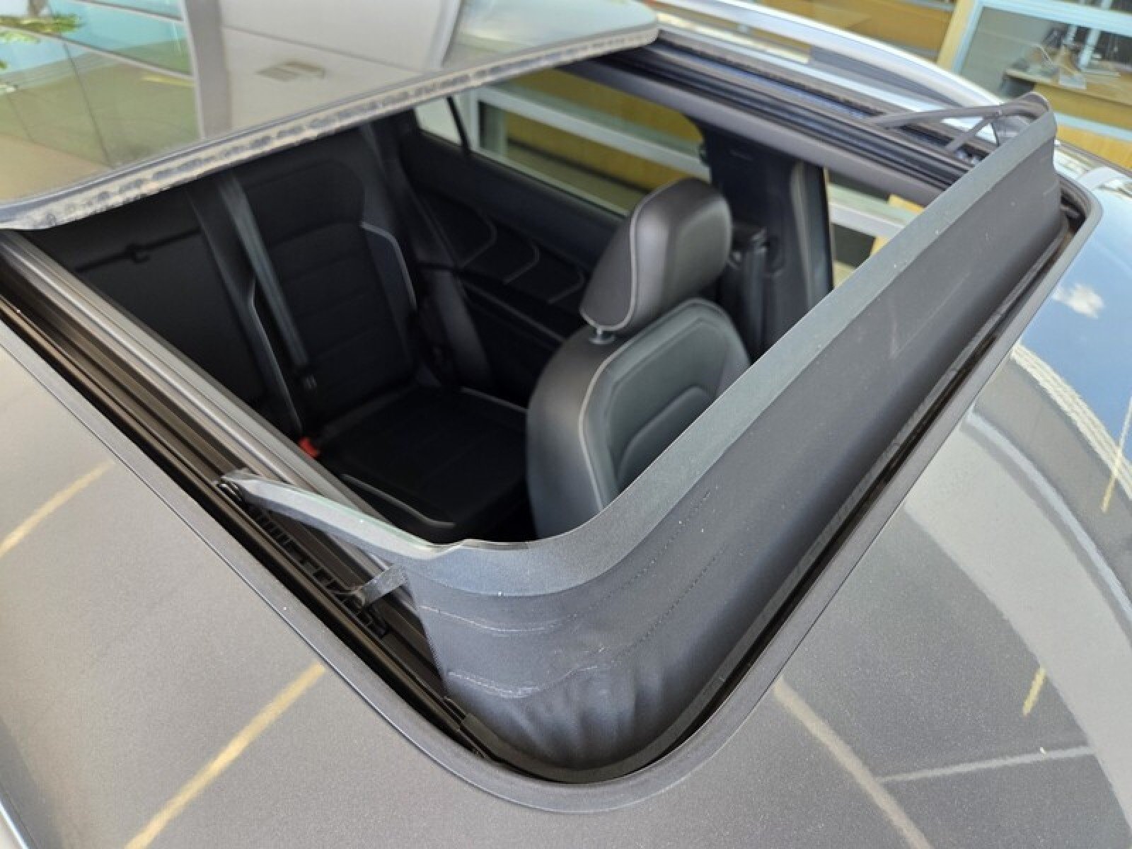 Used 2022 GRAY Volkswagen SEL R-Line image 22