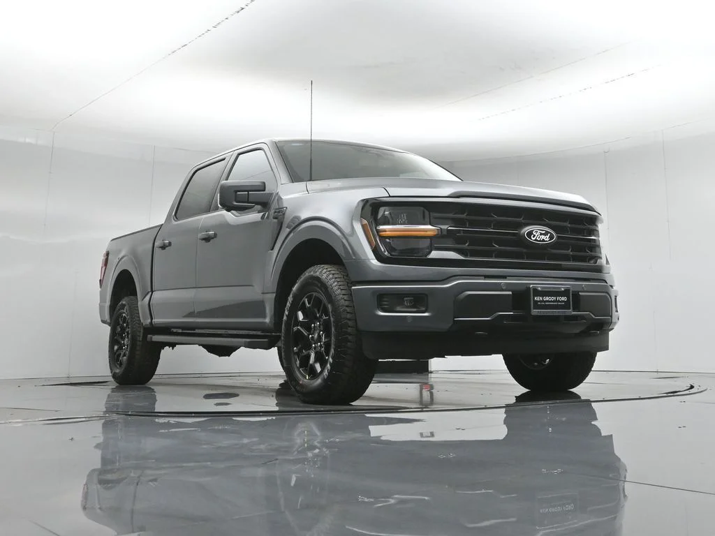 New 2026 Carbonized Gray Metallic Ford XLT image 47