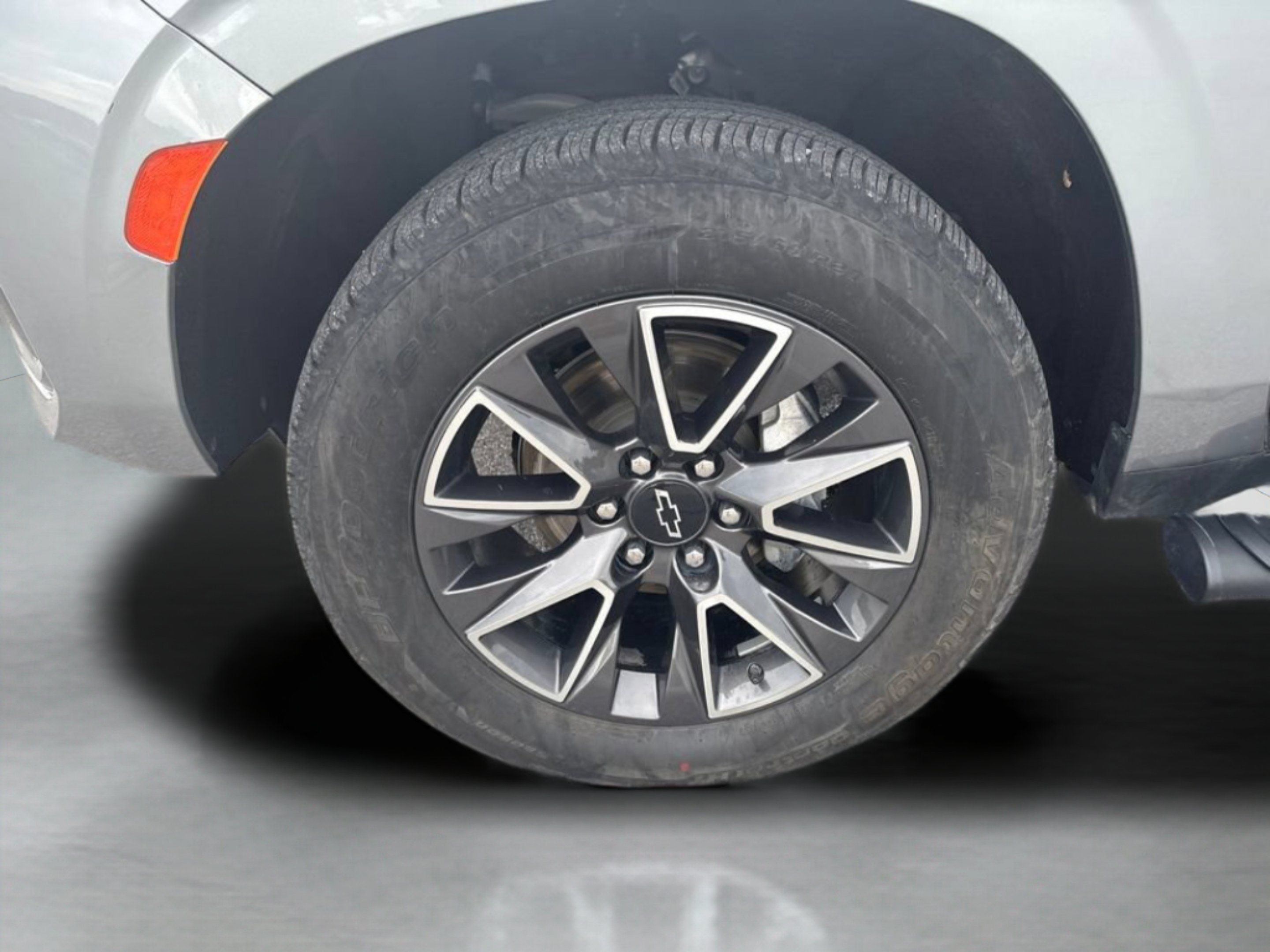 Used 2023 Sterling Gray Metallic Chevrolet Z71 image 34
