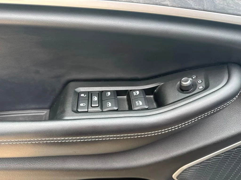 Used 2021 Gray Jeep Limited image 12