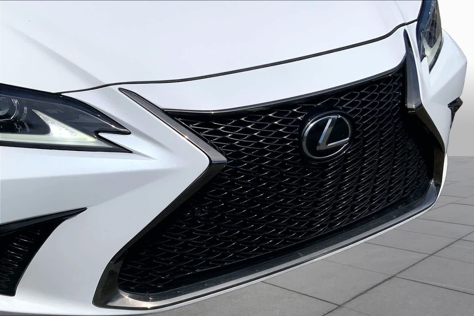 Used 2023 Ultra White Lexus F SPORT Handling image 30