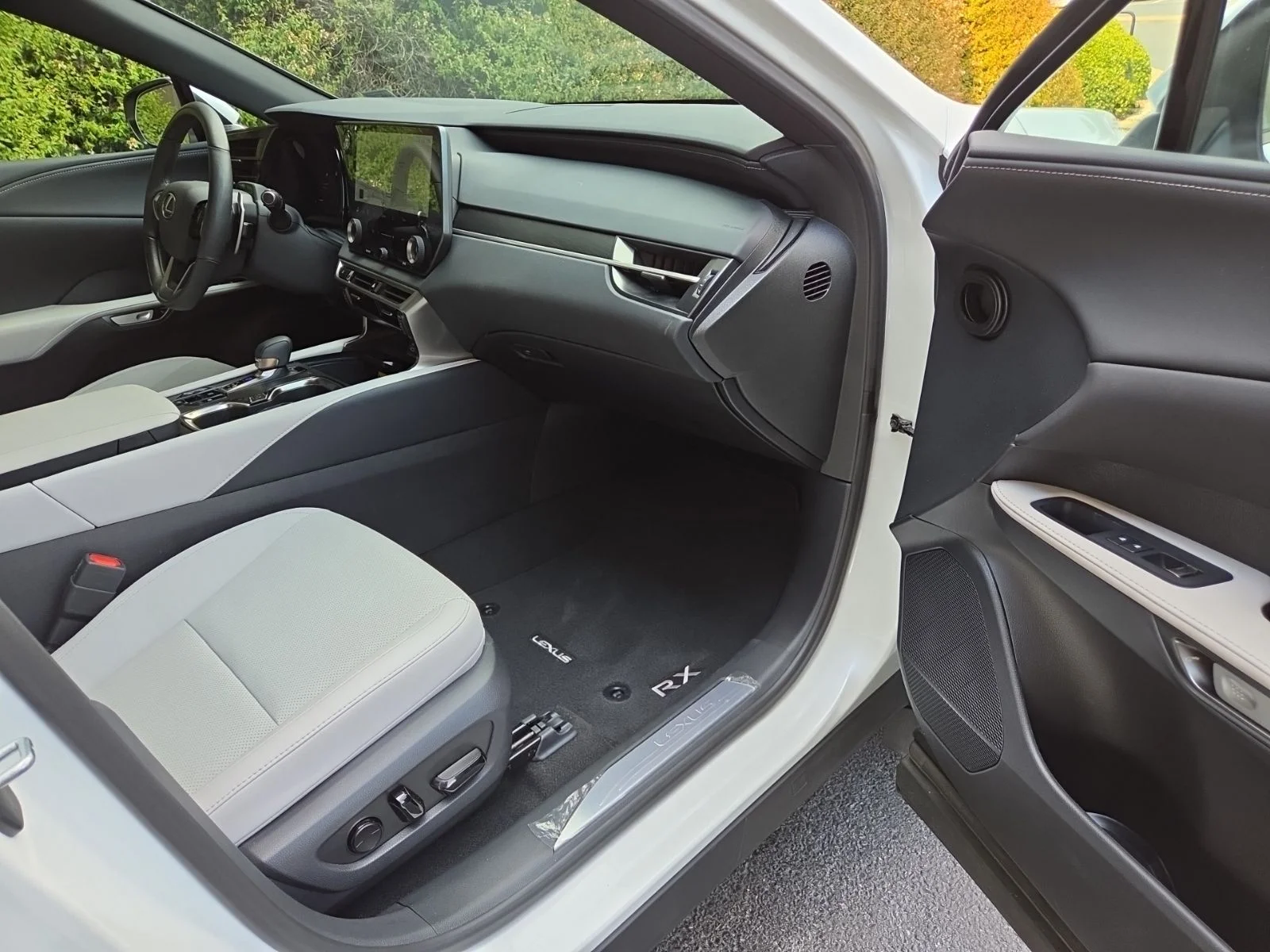 Used 2026 White Lexus 350h Premium image 22