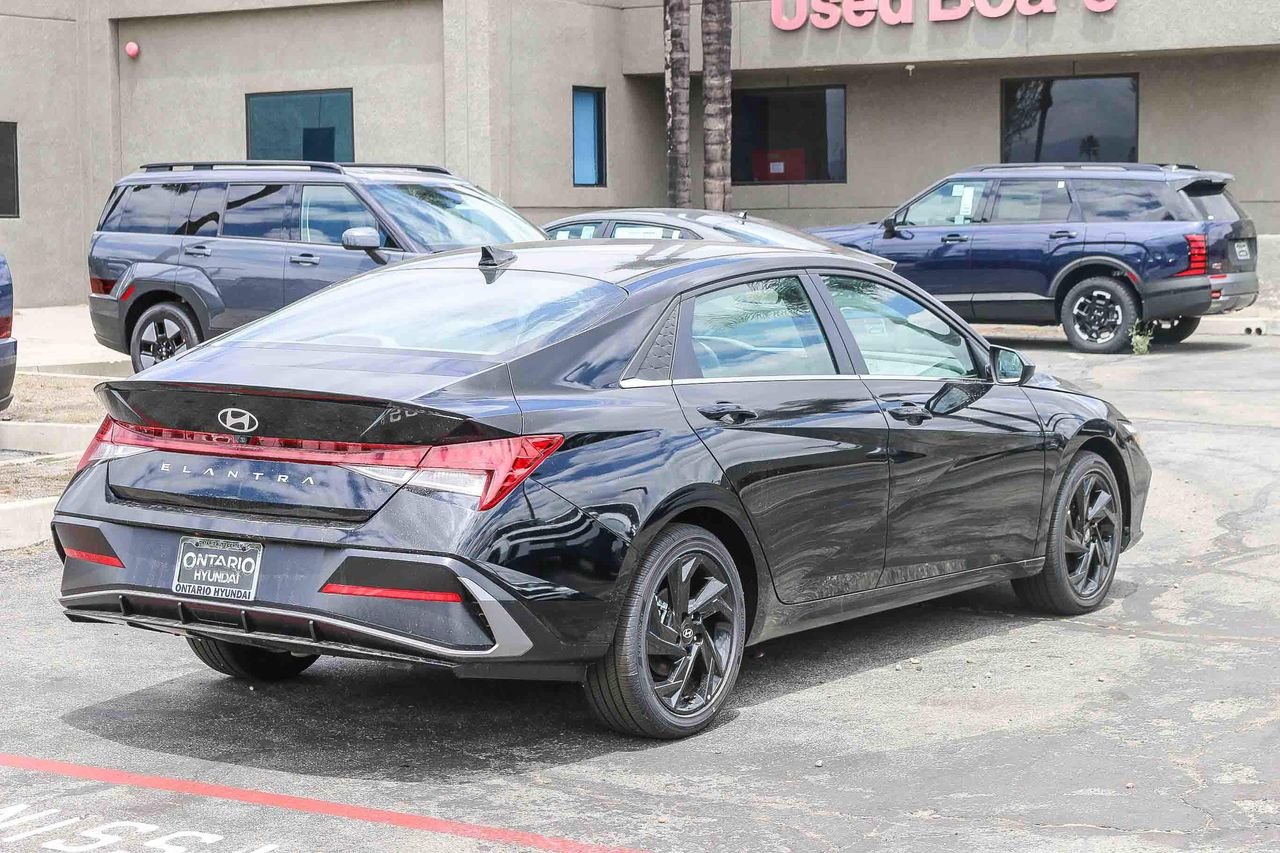 New 2026 Black Hyundai SEL Sport image 37
