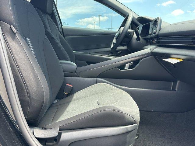 New 2026 Abyss Black Hyundai SEL Sport image 13
