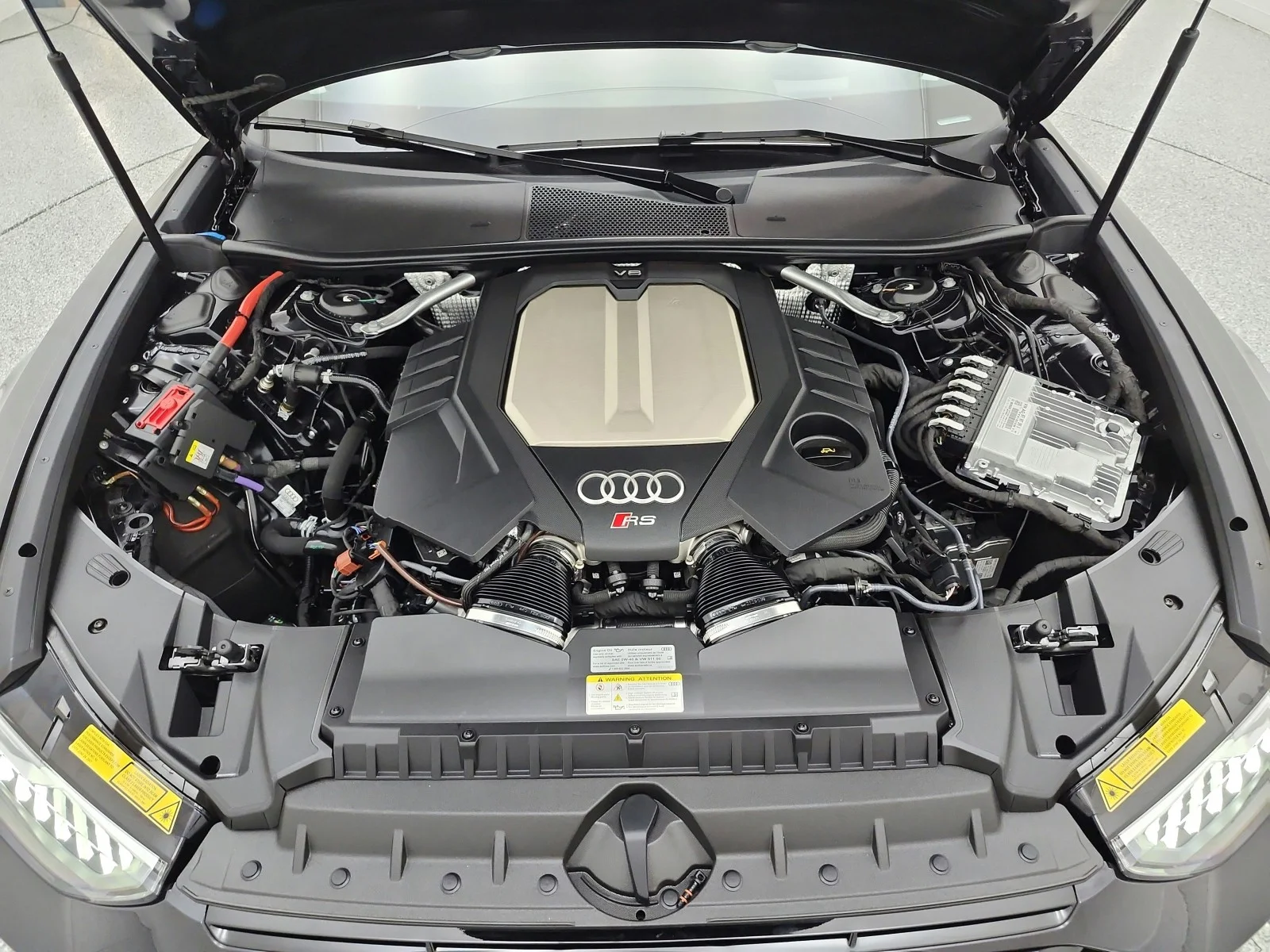 Used 2024 Sebring Black Crystal Effect Audi performance 4.0 TFSI quattro image 16