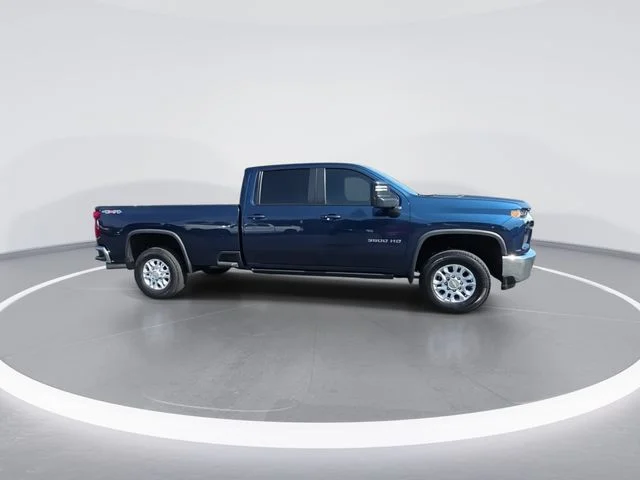 Used 2023 Blue Chevrolet LT image 3