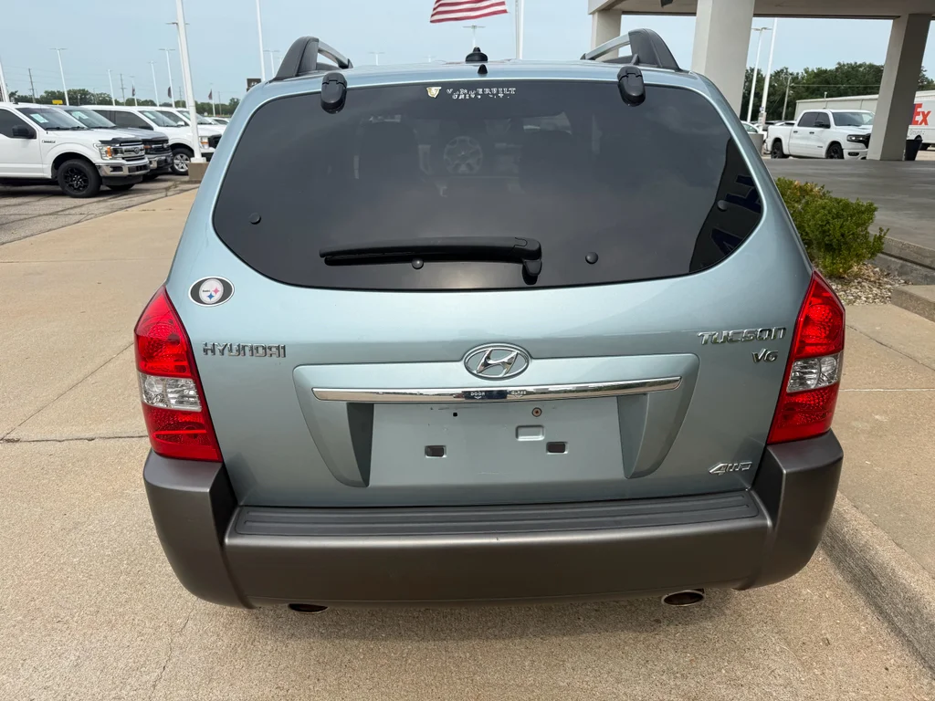 Used 2009 Desert Sage Metallic Hyundai SE image 5