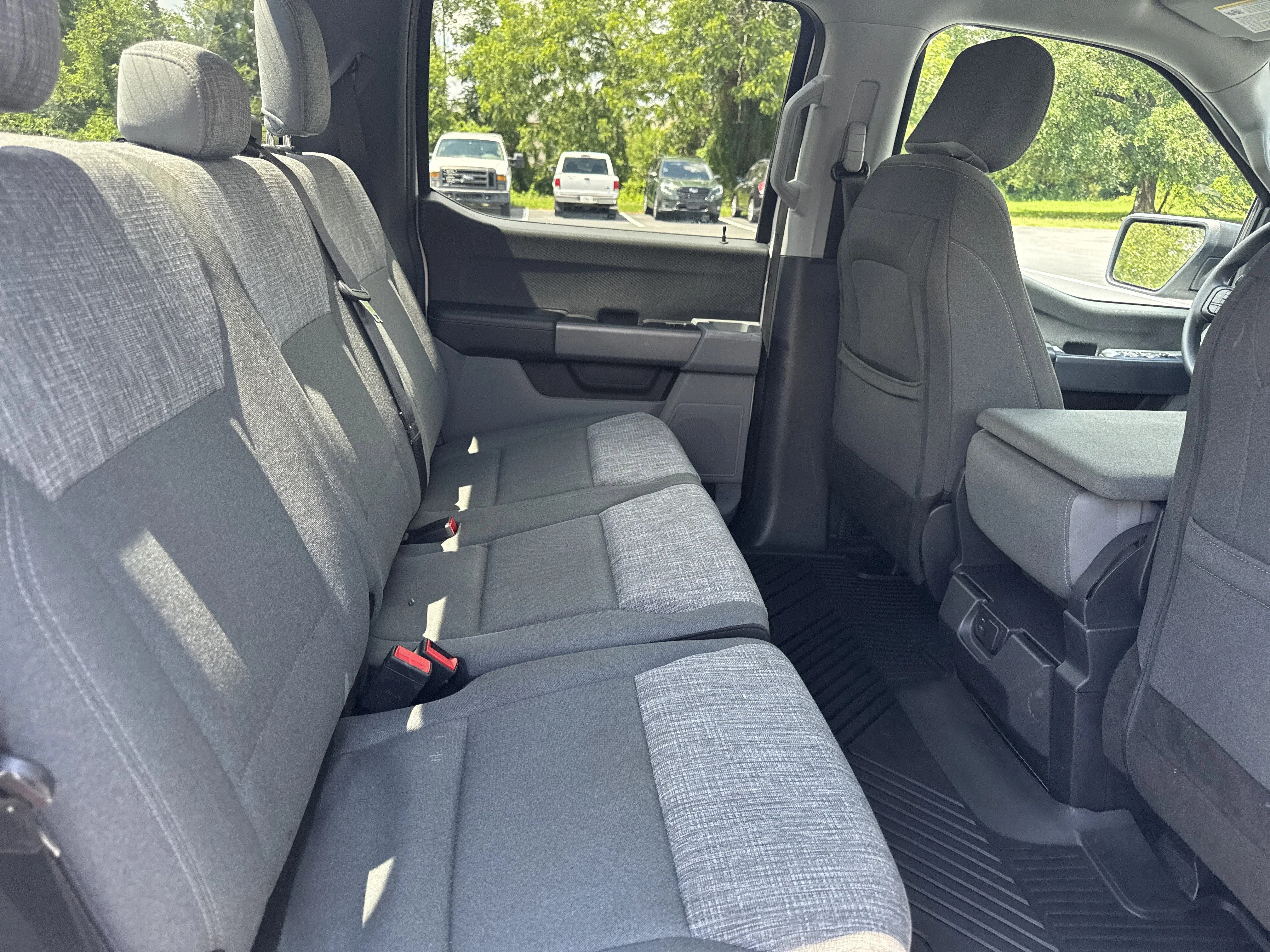 Used 2023 Oxford White Ford XLT image 28