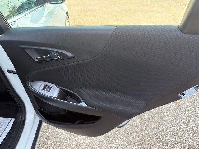 Used 2024 Summit White Chevrolet LT image 17