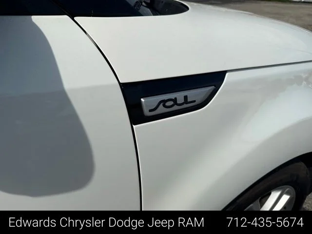 Used 2019 White Kia Plus image 10