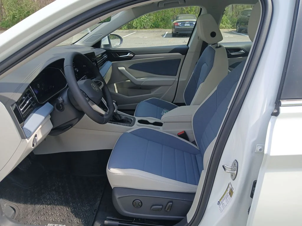 New 2026 White Volkswagen 1.5T SE image 9