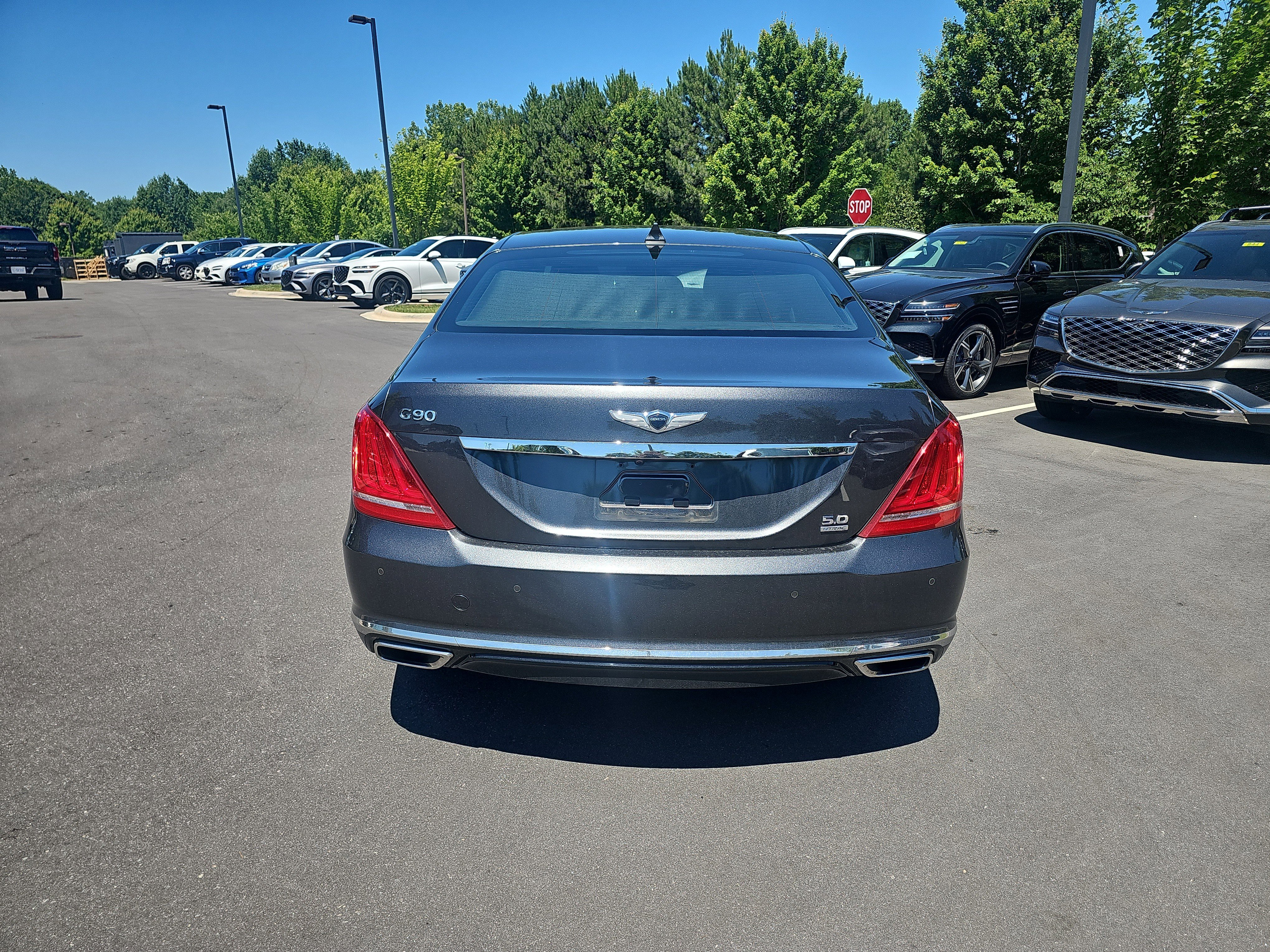 Used 2018 Gray Genesis 5.0L Ultimate image 8