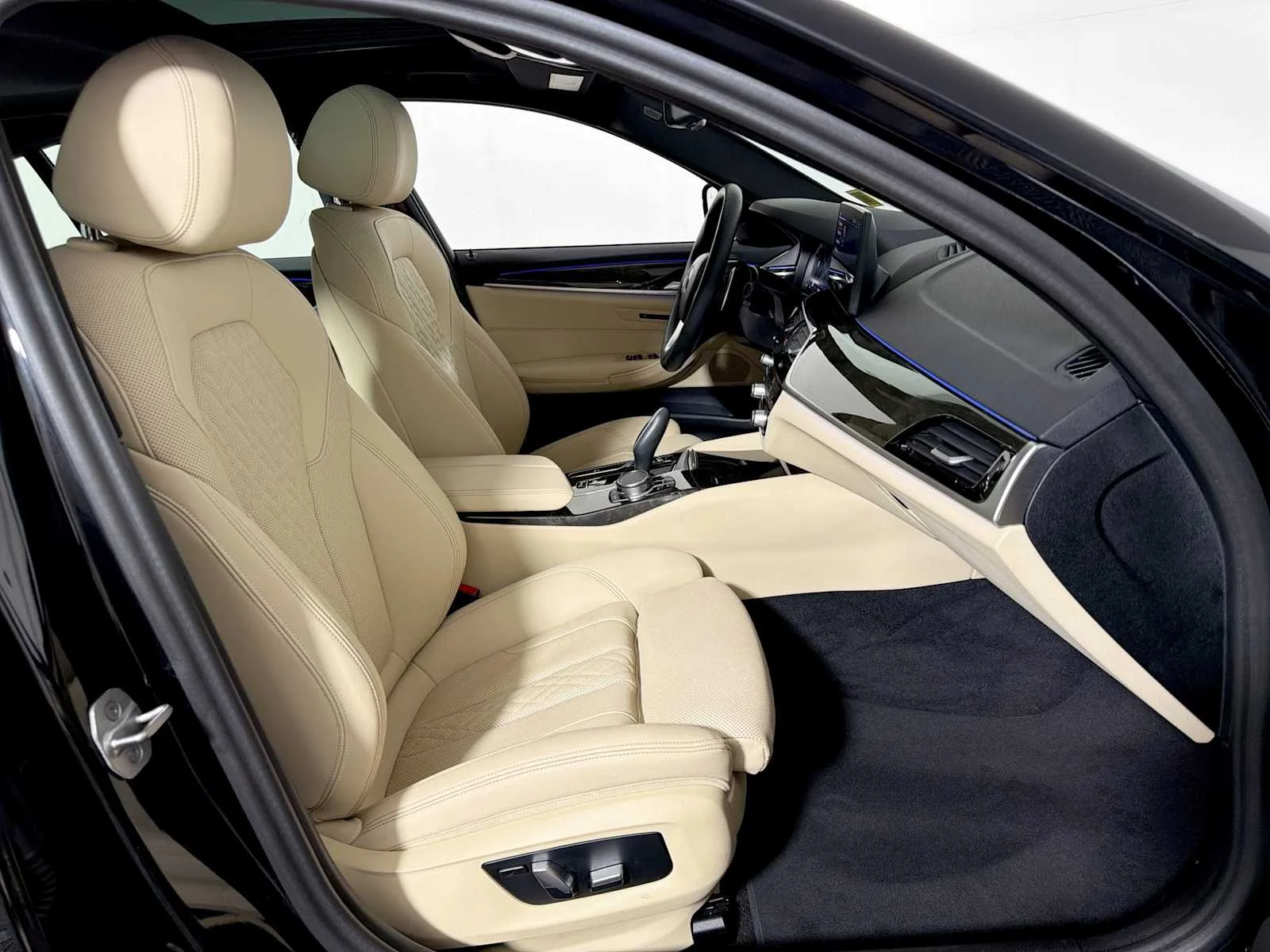 2023 BMW 5 Series 530i - Photo 24