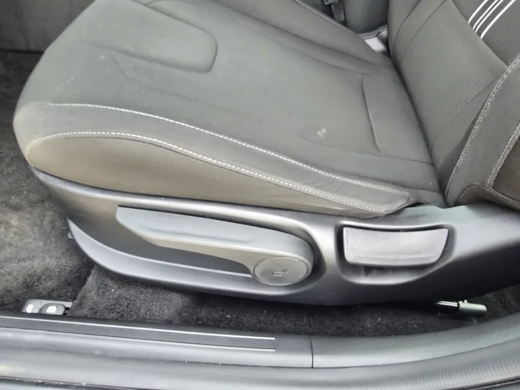 Used 2025 Intense Blue Hyundai SEL Sport image 16