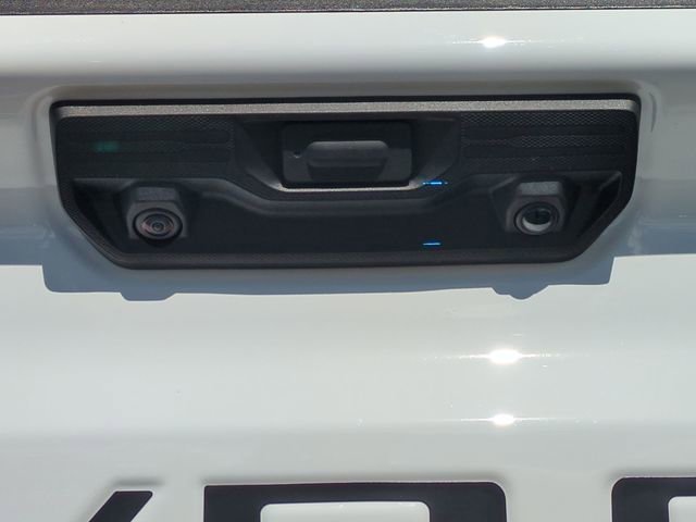 New 2026 Summit White Chevrolet RST image 29