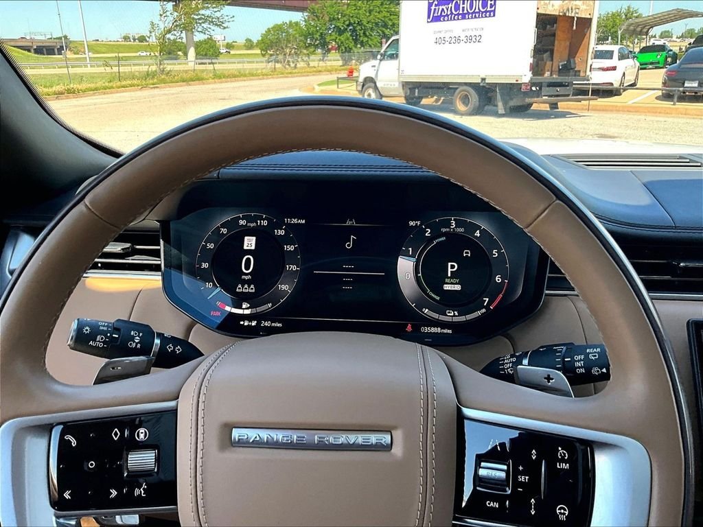 Used 2025 White Land Rover Autobiography image 25