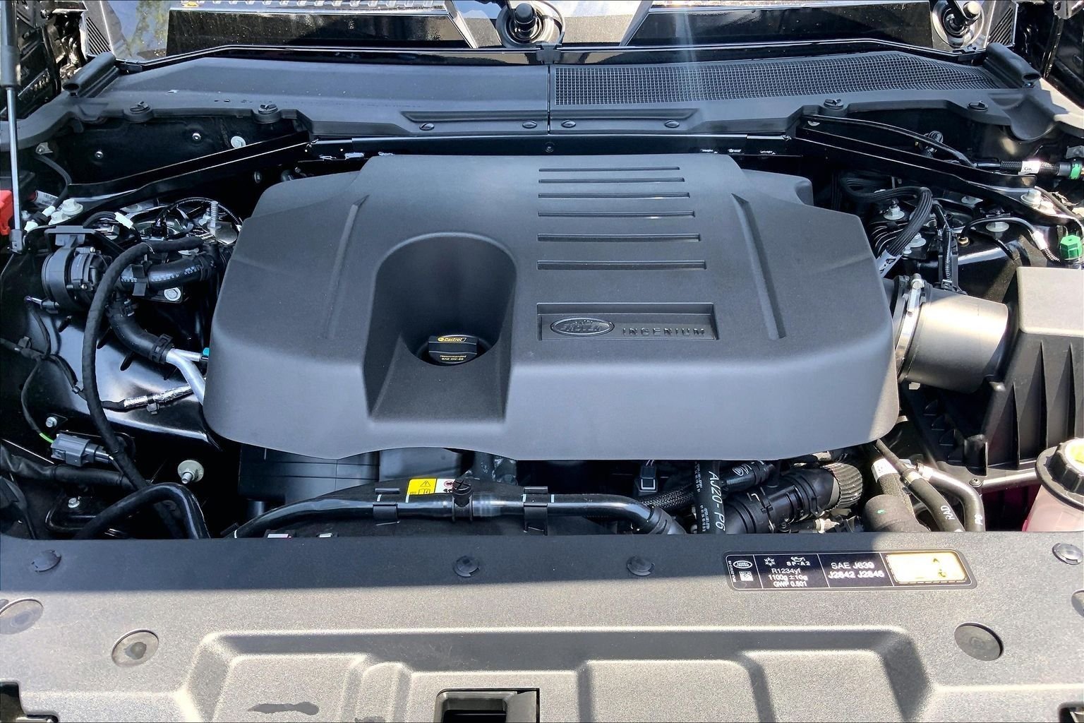 New 2026 Santorini Black LAND ROVER S image 16