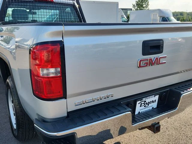 Used 2018 Silver GMC Base image 16
