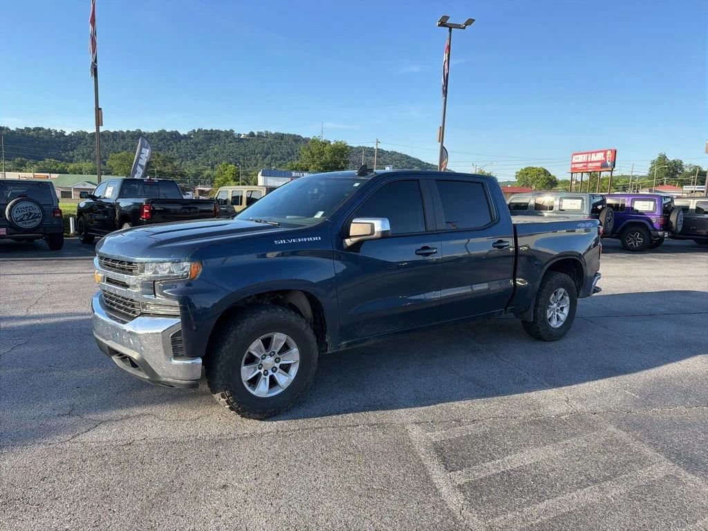 2019 Chevrolet Silverado 1500 LT 4X4 Crew Cab Short Box's photo