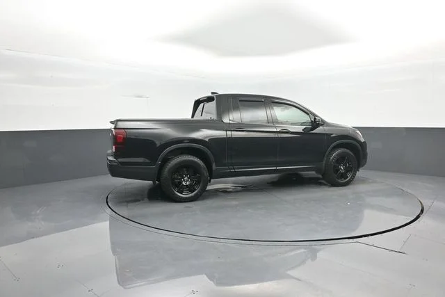 Certified Used 2018 Crystal Black Honda Black Edition image 8