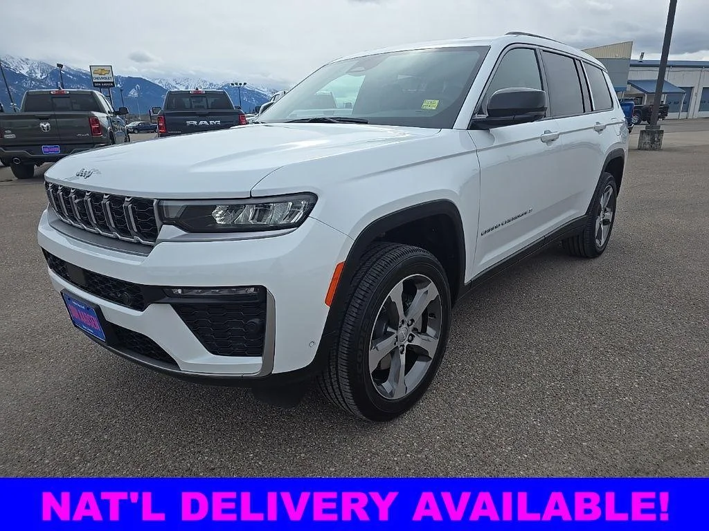 New 2026 Bright White Clear-Coat Exterior Paint Jeep Limited image 3