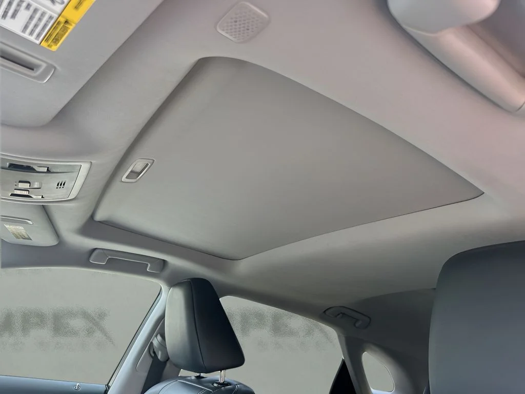Used 2018 White Lexus 450h image 13