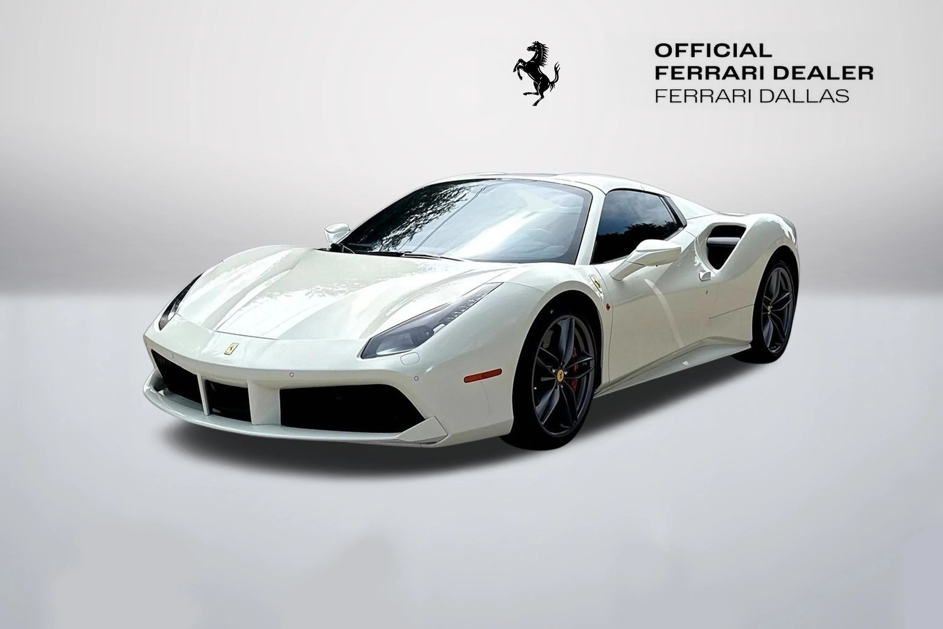 Used 2018 Bianco Avus Ferrari  image 3